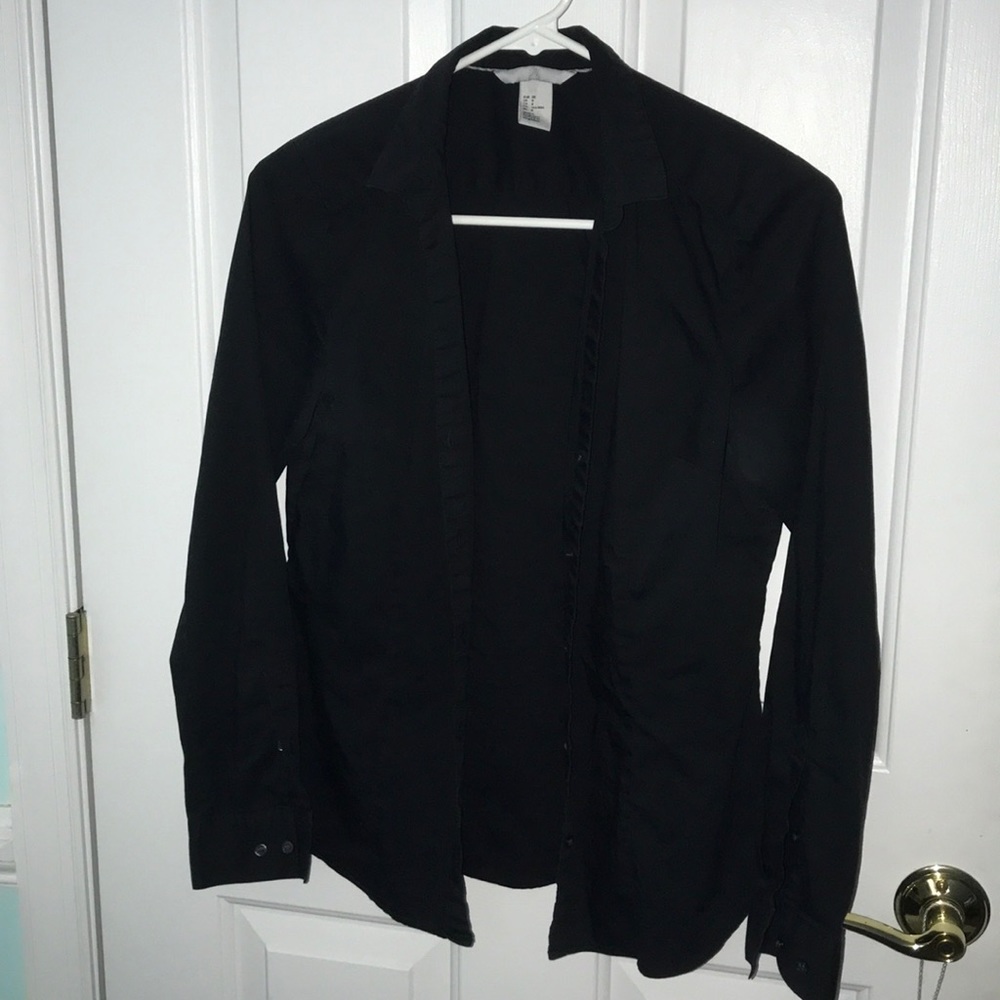 HM Black button down